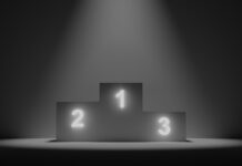 자기계발을 위한 시간 투자와 우선순위 설정 white stage