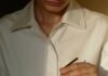 한국인의 일상에 스며드는 웰니스 문화, 건강을 일상에서 찾다 person in white button up shirt holding clear drinking glass with green liquid